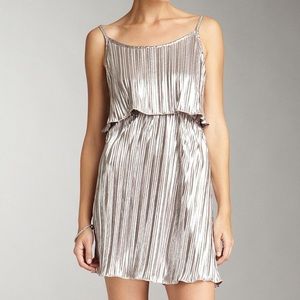 Romeo + Juliet couture Metallic ruffled Dress Sz M